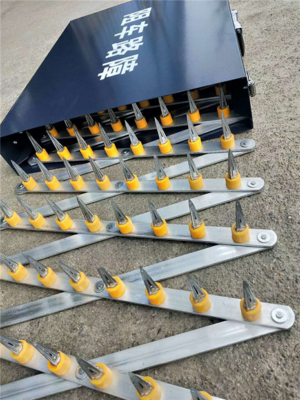 停車場(chǎng)出入口道路障礙破胎器扎胎器阻車釘?shù)泪斒矍笆酆蟊Ｕ? />
</span>
<span id=